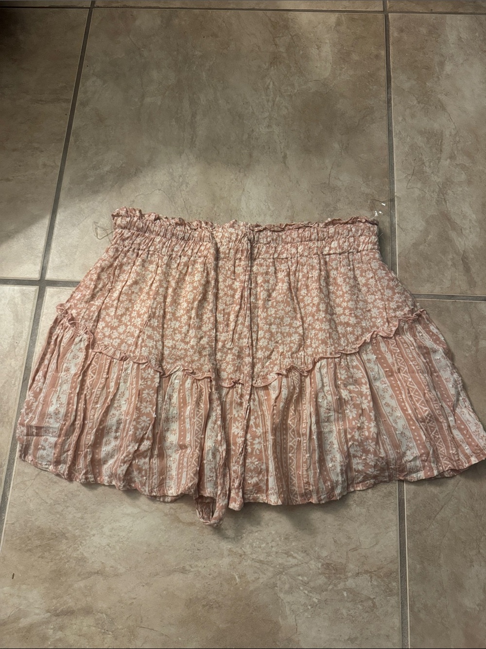 vestique Blush Floral Ruffle Skort